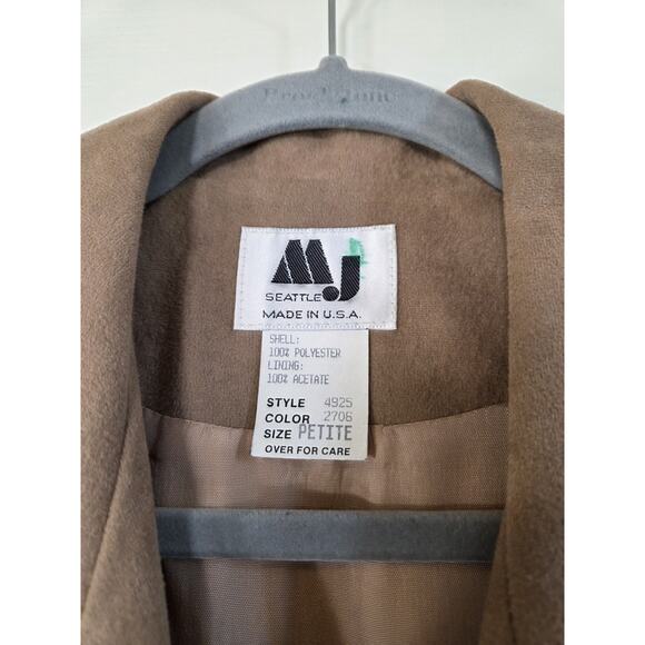 MJ Seattle Tan Faux Suede Vintage Clasp Closure Open Side 70s Top, Size Medium - Picture 2 of 12